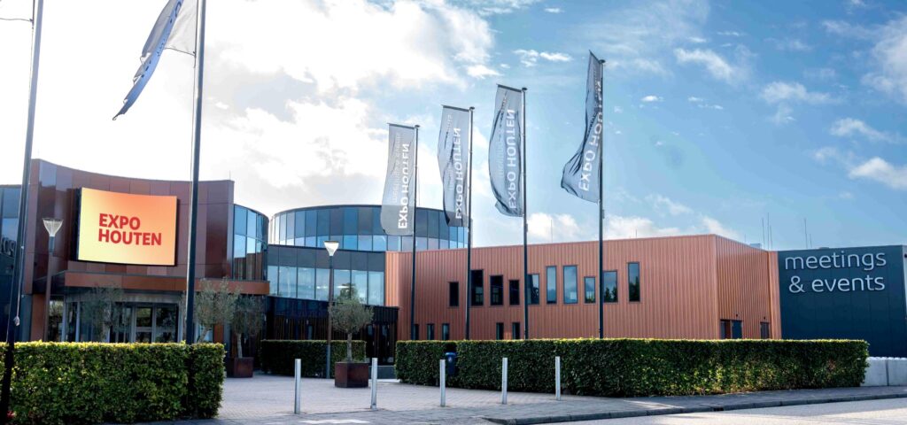 expo houten van buiten